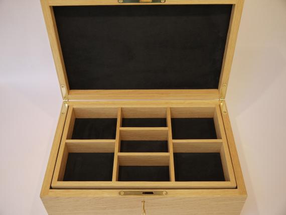 Picture of Classic Oak Jewellery Box