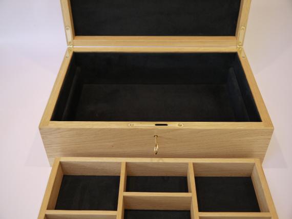 Picture of Classic Oak Jewellery Box