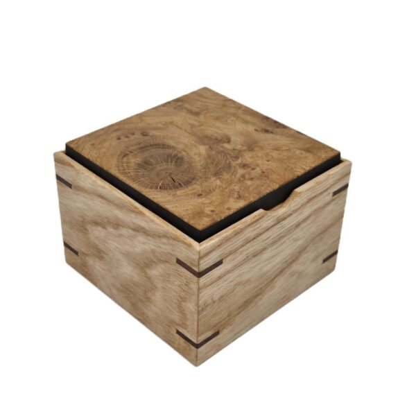 Ash trinket box with oak lid ian brodie 01