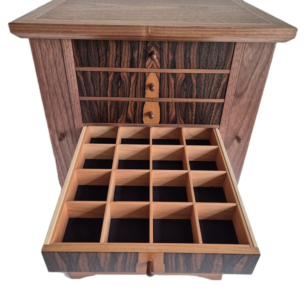 Jewellery case ian brodie