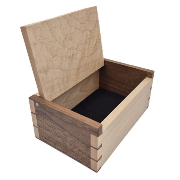 Maple and black walnut keepsake box ian brodie 04